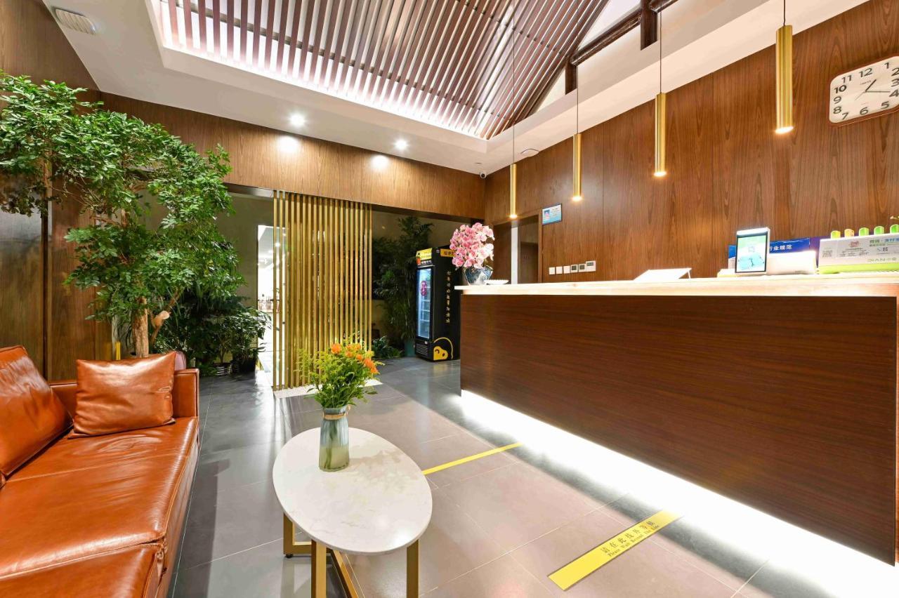 Xingshe Alley Courtyard Hotel Beijing Wangfujing Forbidden City Branch - Breakfast Included & English Speaking Reception & Free Wifi And Laundry Room & Hutong Culture & Cat-Keeping & Flower-Growing Terrace & One Day Tour Service & Free Coffee Bagian luar foto